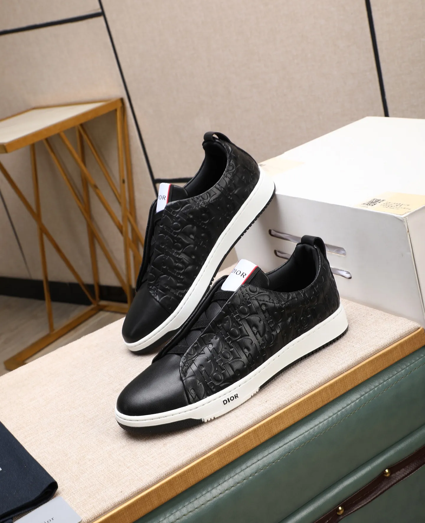 Men's men's shoes💰460 🌹🌹[Dior] 2025 latest model🙈original replica! 👟👟👟You can go to the top-notch workmanship. The upper is made of Italian 🇮🇹imported cowhide. The mesh lining is suitable for travel. The original replica outsole makes it suitable for all kinds of travel, showing low-key luxury. Let quality speak for itself. Color: Size: 38-44